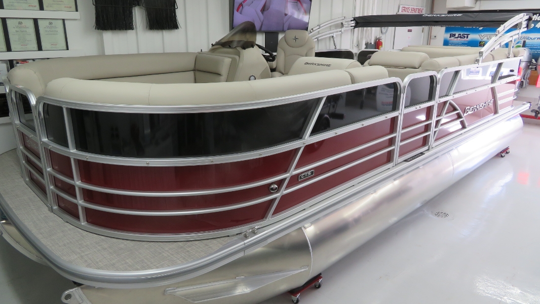 2020 Berkshire 22ft Tritoon Pontoon w/150hp Midwest Boats